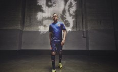 开云足球直播-西亚卡姆展现巨星价值，快船关键战突围公牛