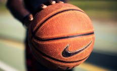 开云体育APP下载-篮网完胜凯尔特人，字母哥高光表现，东部格局的变奏曲