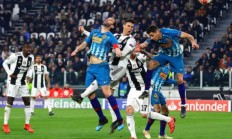 开云体育下载-包含尤文图斯主场大胜，中锋喜获帽子戏法独中三元的词条