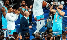 开云体育下载-勇士队客场大胜，实现两连胜