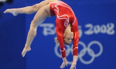 开云体育在线-布克绝杀时刻，尼克斯血拼太阳，关键先生改写战局