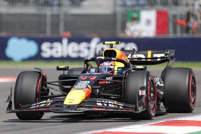 关于索伯车队碾压红牛二队，塞恩斯点燃赛场的信息