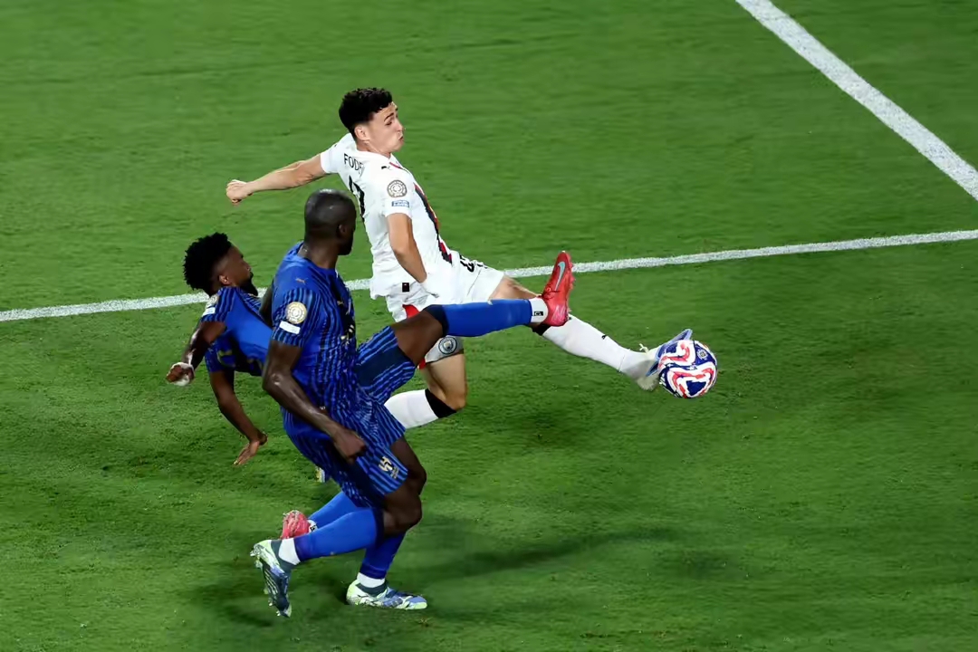 关于瓦伦西亚门将神扑封神，客战终结连胜的信息