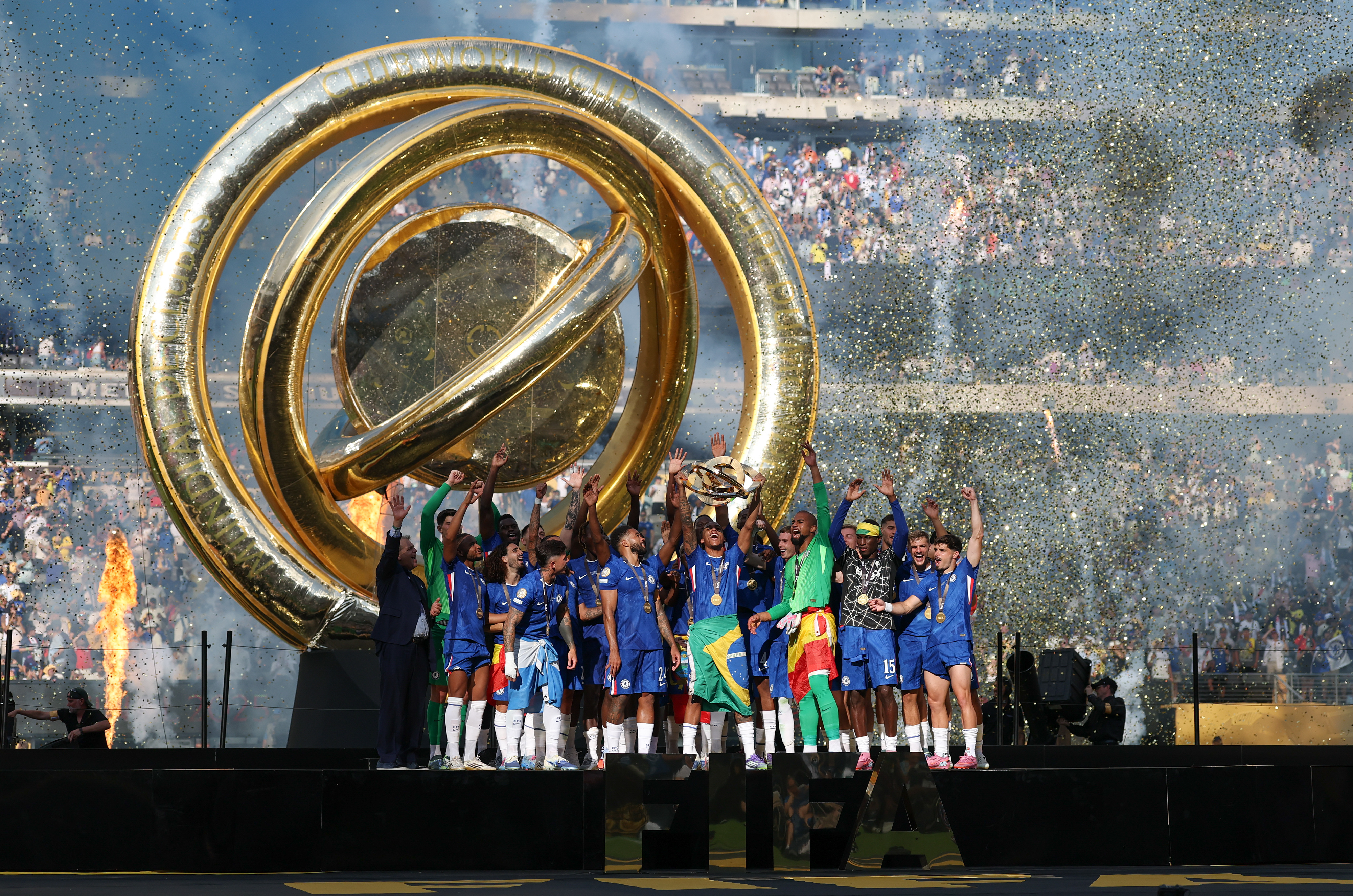 奥地利足球锦标赛决赛匈牙利队获胜