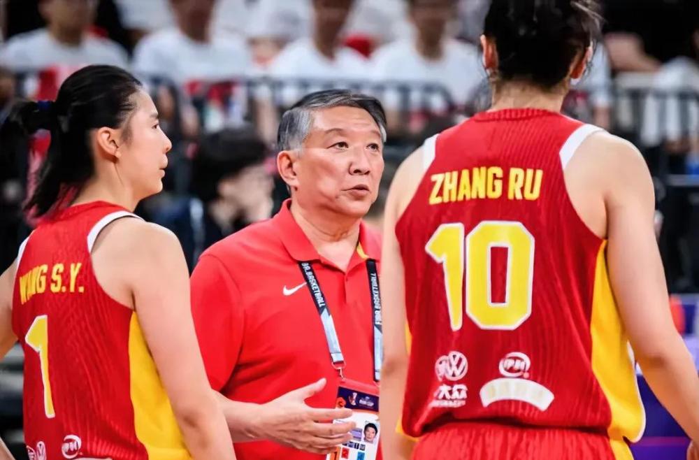 美国女篮轻取日本队，成功进入奥运女篮半决赛的简单介绍