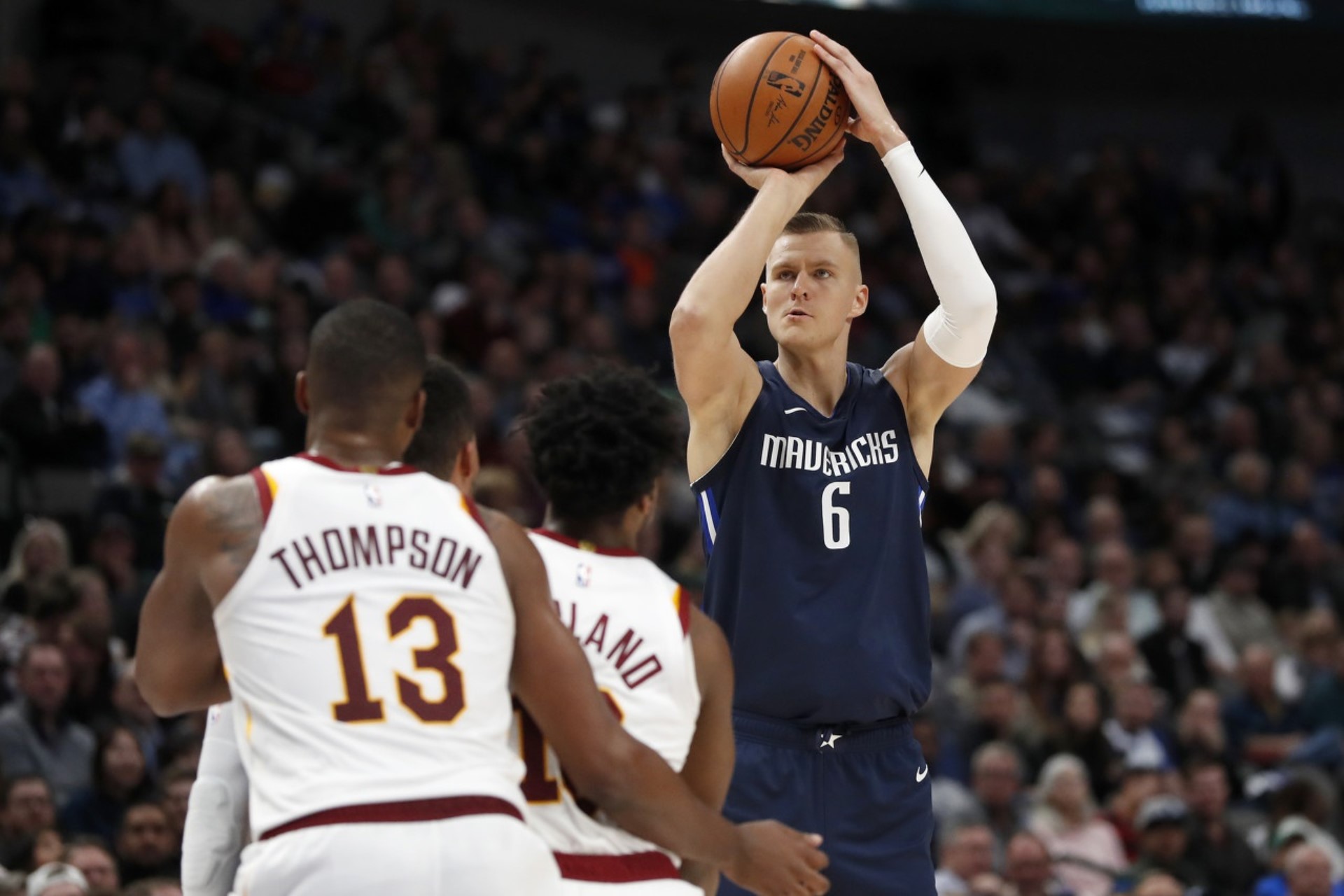 篮网B队碾压黄蜂，波尔津吉斯三分雨点燃全场的简单介绍