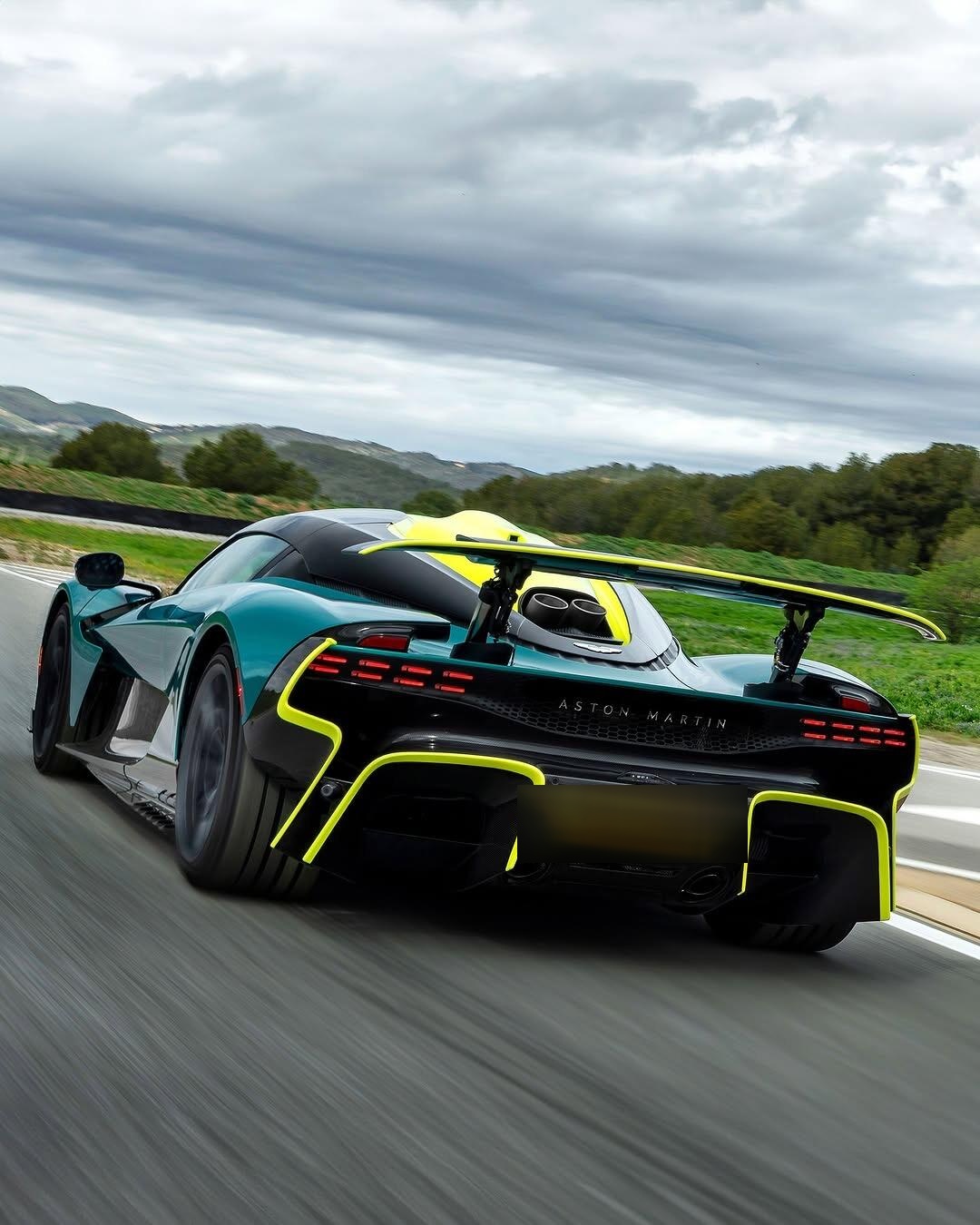 阿斯顿马丁横扫迈凯伦，皮亚斯特里高光表现的简单介绍