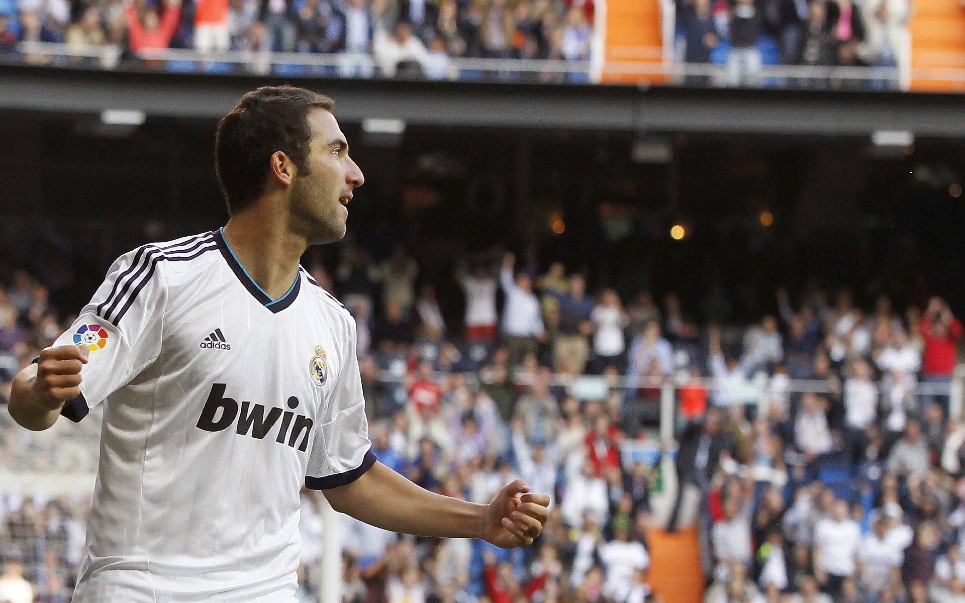 从沙漠到绿洲，劳塔罗的美加墨世界杯接管时刻与南非力克沙特的启示