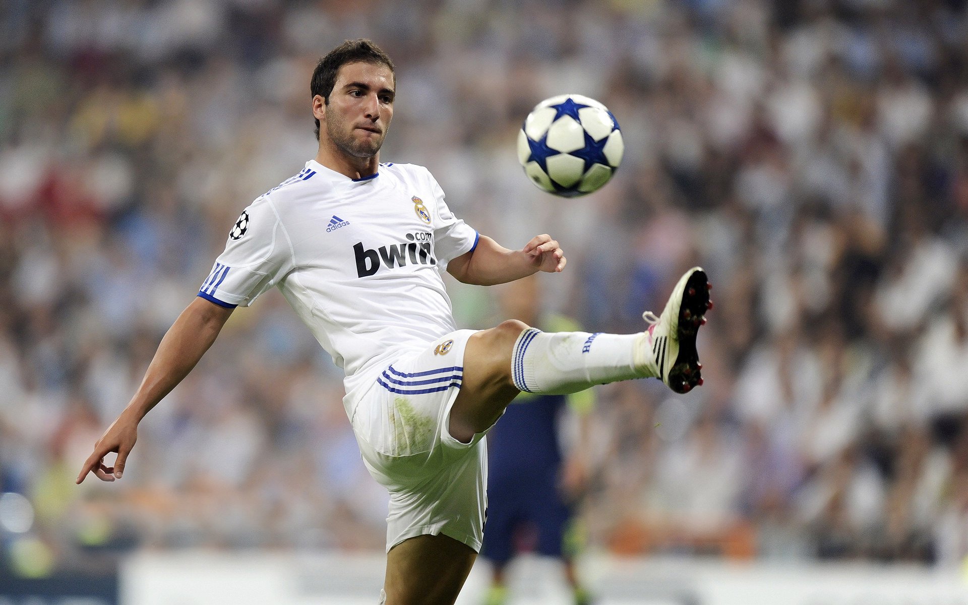 绿茵场上的独舞者，基耶萨一手掌控比赛走势，巴西如何碾压韩国？