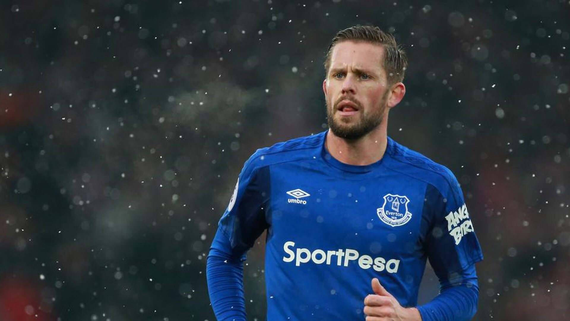 基耶萨一锤定音！瑞士险胜芬兰，再现大场面先生本色